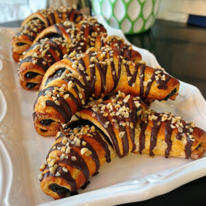 Keto Rogaliki Drożdżowe Ze Śliwkami