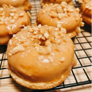 Keto Karmelowo-Orzechowe Donuty