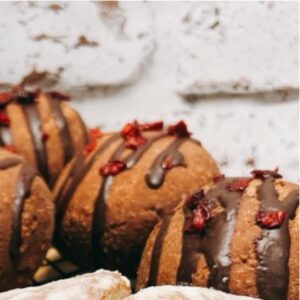 Keto Pączki z Konfiturą Wiśniową i Polewą Czekoladową