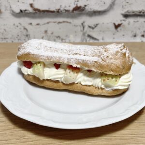 Keto Eklerki z Truskawkami