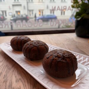 Keto Pączki Śliwka w Czekoladzie z Cynamonem